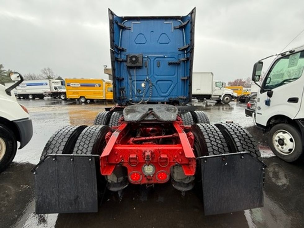 Sleeper Tractor-Heavy Duty Tractors-Freightliner-2019-T12664ST-Capitol Heights-MD-531,653\n\t\tmiles-$ 51,000 - Image 6