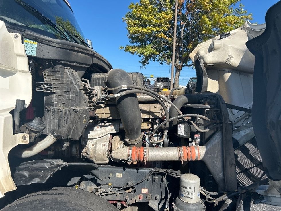 Sleeper Tractor-Heavy Duty Tractors-Freightliner-2019-T12664ST-Charlotte-NC-691,150\n\t\tmiles-$ 48,000 - Image 20