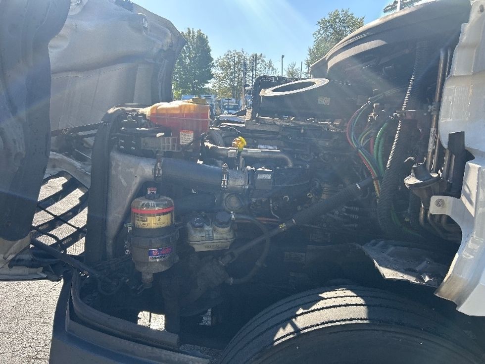 Sleeper Tractor-Heavy Duty Tractors-Freightliner-2019-T12664ST-Charlotte-NC-691,150\n\t\tmiles-$ 48,000 - Image 21