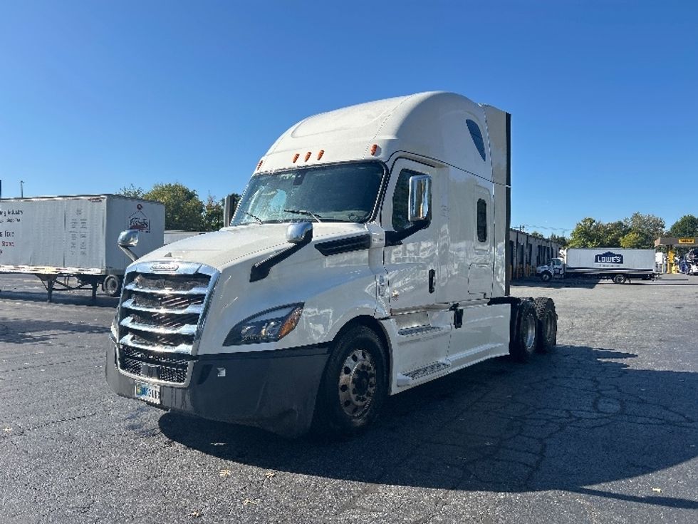 Sleeper Tractor-Heavy Duty Tractors-Freightliner-2019-T12664ST-Charlotte-NC-691,150\n\t\tmiles-$ 48,000 - Image 3