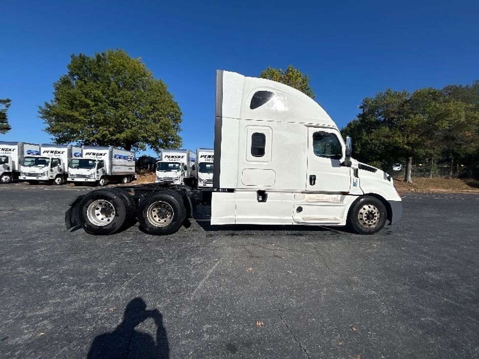 Sleeper Tractor-Heavy Duty Tractors-Freightliner-2019-T12664ST-Charlotte-NC-691,150\n\t\tmiles-$ 48,000 - Image 8