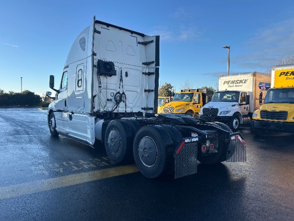 Sleeper Tractor-Heavy Duty Tractors-Freightliner-2019-T12664ST-Clackamas-OR-434,400\n\t\tmiles-$ 63,250 - Image 5