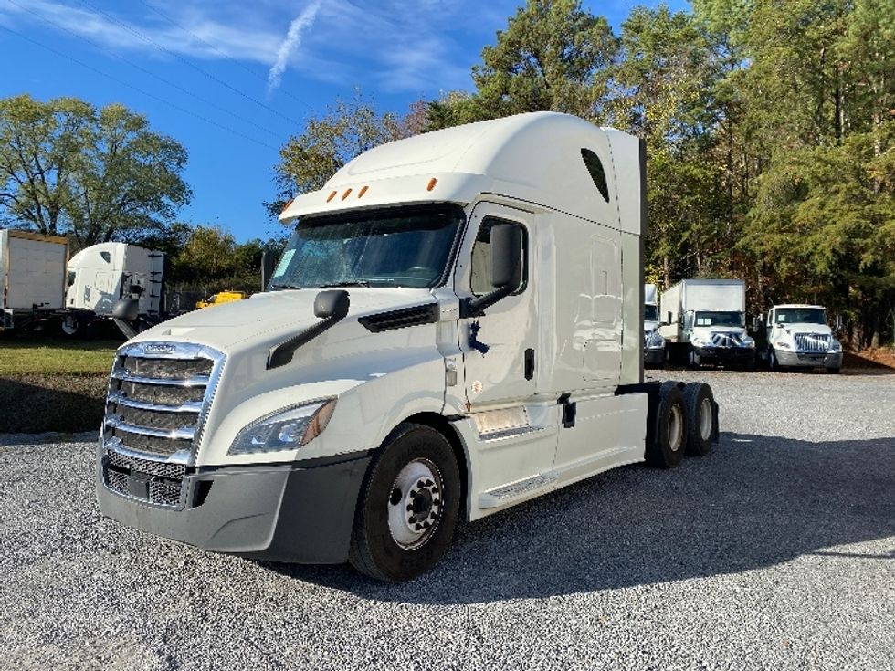 Sleeper Tractor-Heavy Duty Tractors-Freightliner-2019-T12664ST-Cleveland-TN-674,136\n\t\tmiles-$ 48,250 - Image 3