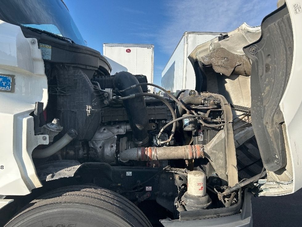 Sleeper Tractor-Heavy Duty Tractors-Freightliner-2019-T12664ST-Concord-NC-712,081\n\t\tmiles-$ 42,250 - Image 19