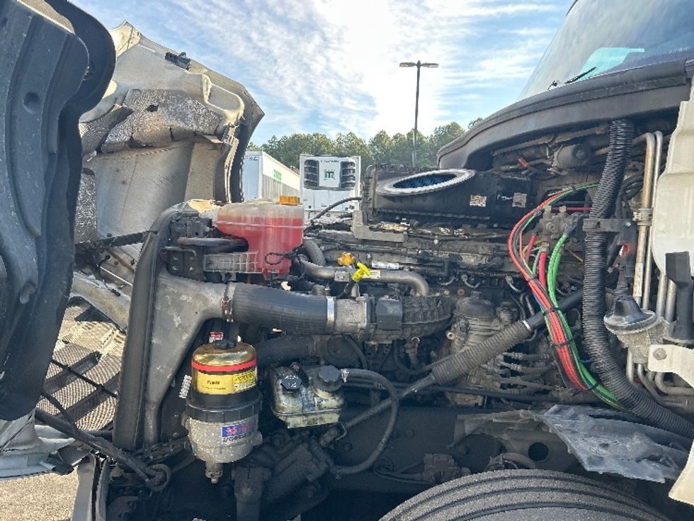 Sleeper Tractor-Heavy Duty Tractors-Freightliner-2019-T12664ST-Concord-NC-712,081\n\t\tmiles-$ 42,250 - Image 20