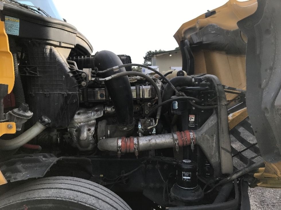 Sleeper Tractor-Heavy Duty Tractors-Freightliner-2019-T12664ST-Conway-SC-646,056\n\t\tmiles-$ 40,000 - Image 20