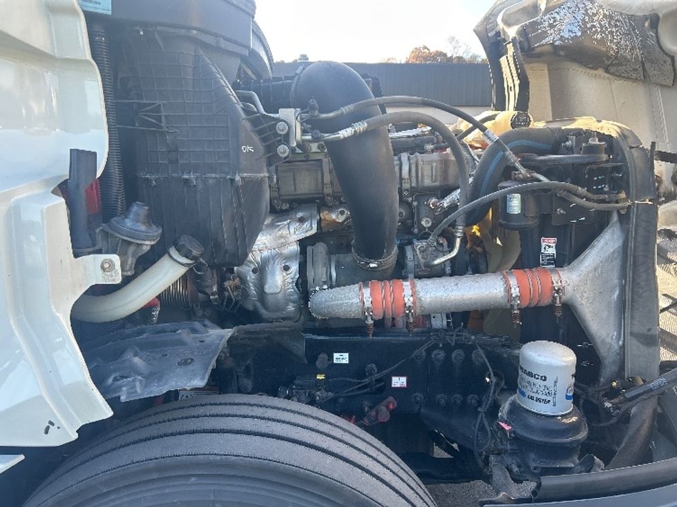 Sleeper Tractor-Heavy Duty Tractors-Freightliner-2019-T12664ST-Dalton-GA-404,196\n\t\tmiles-$ 66,500 - Image 20