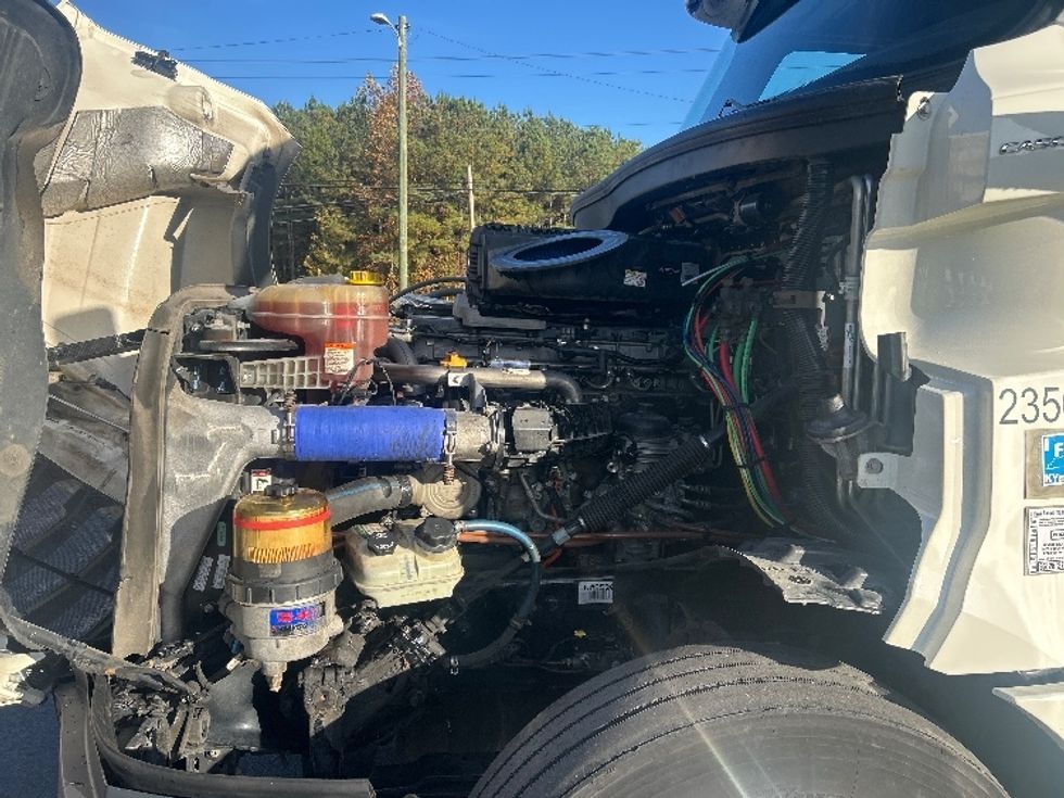 Sleeper Tractor-Heavy Duty Tractors-Freightliner-2019-T12664ST-Dalton-GA-404,196\n\t\tmiles-$ 66,500 - Image 21