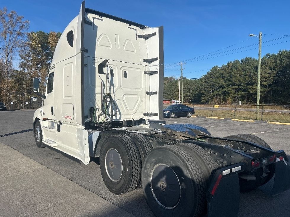 Sleeper Tractor-Heavy Duty Tractors-Freightliner-2019-T12664ST-Dalton-GA-404,196\n\t\tmiles-$ 66,500 - Image 5