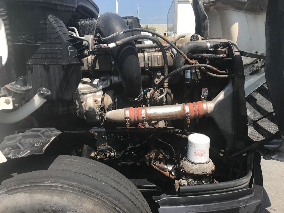 Sleeper Tractor-Heavy Duty Tractors-Freightliner-2019-T12664ST-Dartmouth-NS-628,090\n\t\tkm-$ 79,000 - Image 20