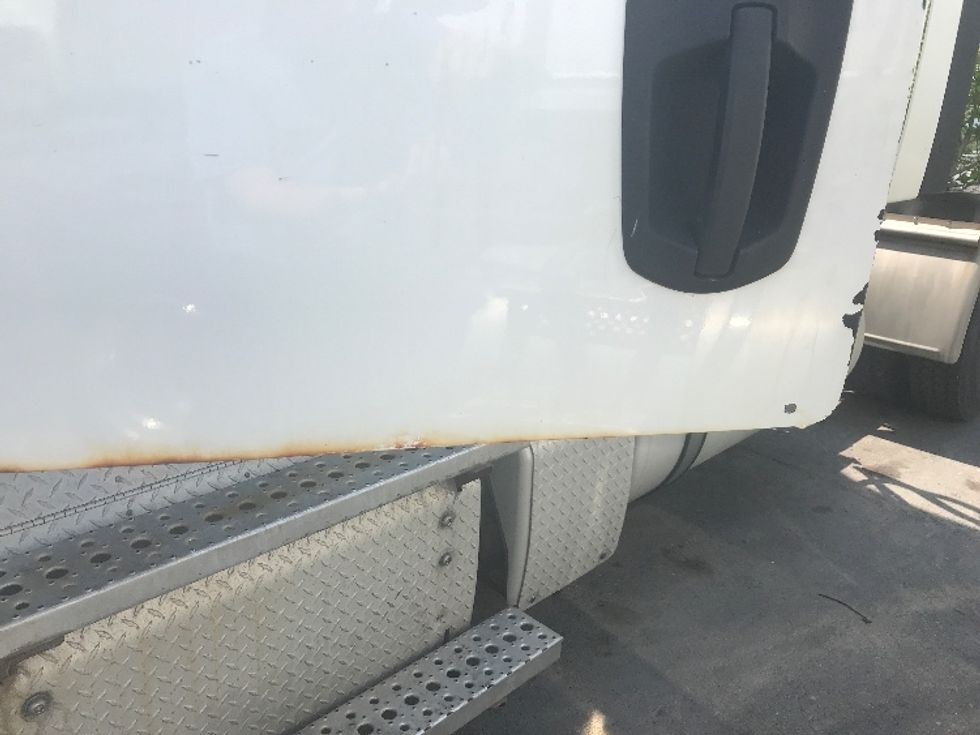 Sleeper Tractor-Heavy Duty Tractors-Freightliner-2019-T12664ST-Dartmouth-NS-628,090\n\t\tkm-$ 79,000 - Image 25