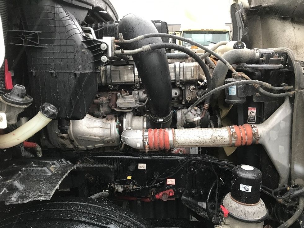 Sleeper Tractor-Heavy Duty Tractors-Freightliner-2019-T12664ST-Delta-BC-1,123,686\n\t\tkm-$ 56,000 - Image 20