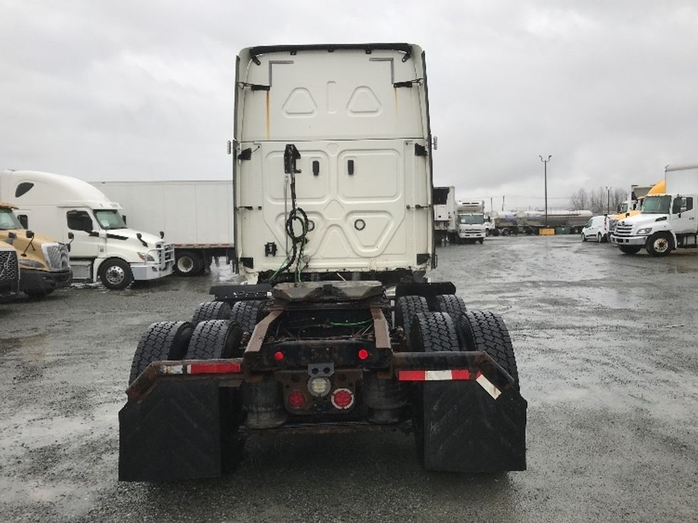 Sleeper Tractor-Heavy Duty Tractors-Freightliner-2019-T12664ST-Delta-BC-1,123,686\n\t\tkm-$ 56,000 - Image 6