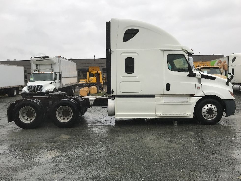 Sleeper Tractor-Heavy Duty Tractors-Freightliner-2019-T12664ST-Delta-BC-1,123,686\n\t\tkm-$ 56,000 - Image 8