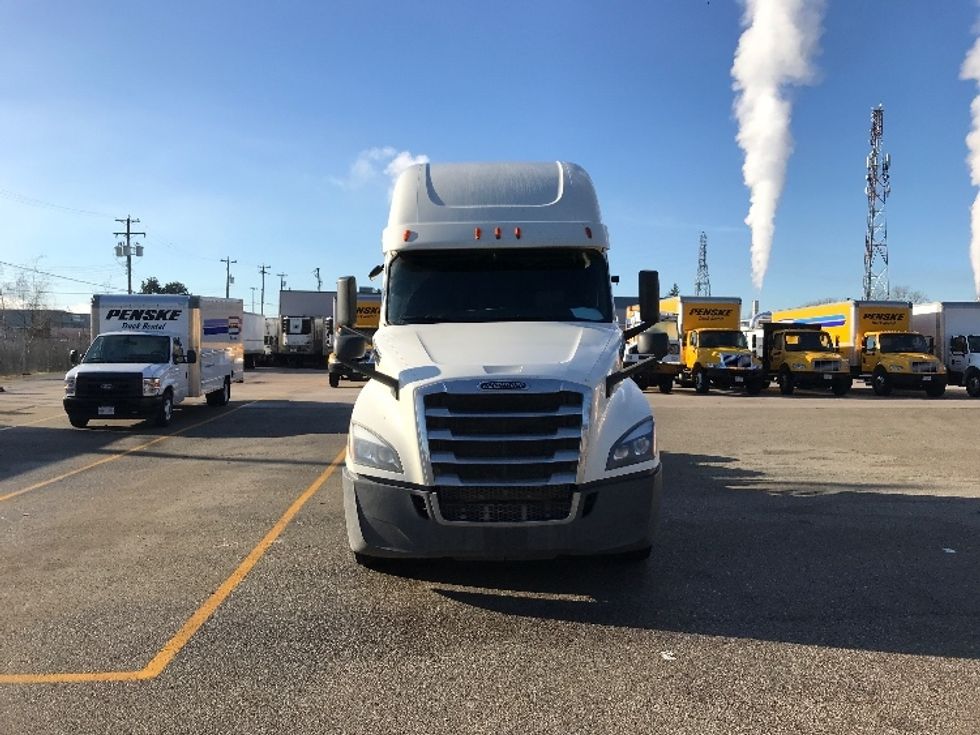 Sleeper Tractor-Heavy Duty Tractors-Freightliner-2019-T12664ST-Delta-BC-505,572\n\t\tkm-$ 75,000 - Image 2