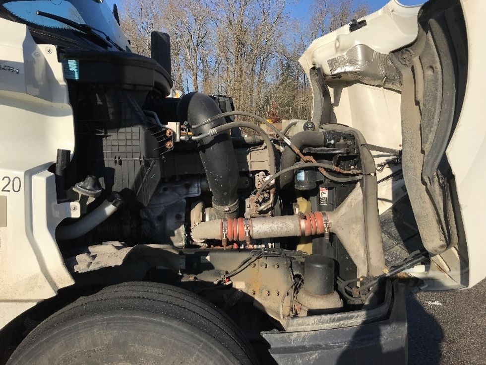 Sleeper Tractor-Heavy Duty Tractors-Freightliner-2019-T12664ST-Delta-BC-505,572\n\t\tkm-$ 75,000 - Image 20