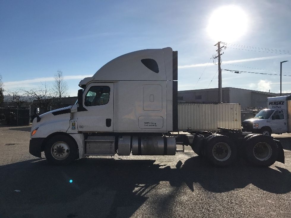 Sleeper Tractor-Heavy Duty Tractors-Freightliner-2019-T12664ST-Delta-BC-505,572\n\t\tkm-$ 75,000 - Image 4