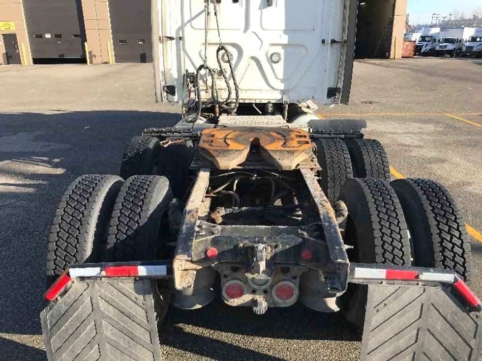 Sleeper Tractor-Heavy Duty Tractors-Freightliner-2019-T12664ST-Delta-BC-505,572\n\t\tkm-$ 75,000 - Image 6