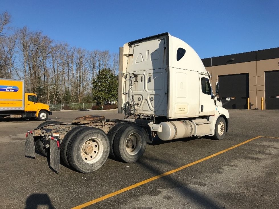 Sleeper Tractor-Heavy Duty Tractors-Freightliner-2019-T12664ST-Delta-BC-505,572\n\t\tkm-$ 75,000 - Image 7