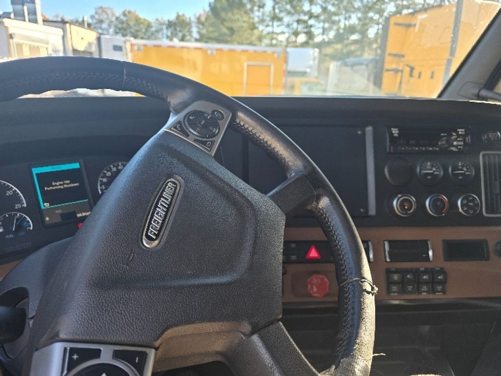 Sleeper Tractor-Heavy Duty Tractors-Freightliner-2019-T12664ST-Duluth-GA-338,254\n\t\tmiles-$ 68,250 - Image 10