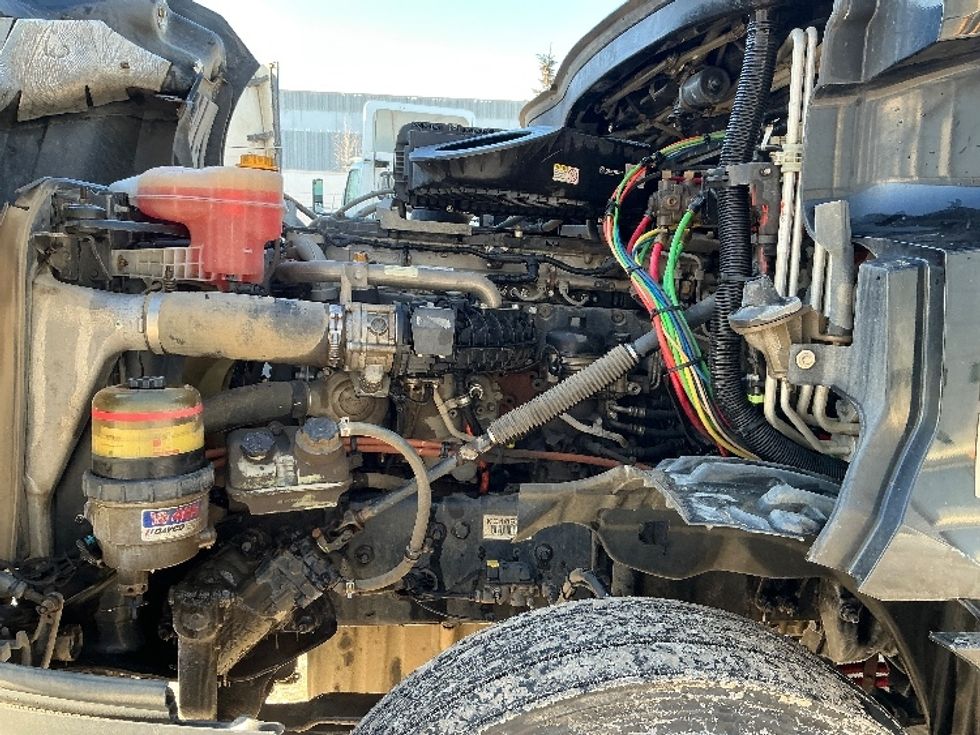 Sleeper Tractor-Heavy Duty Tractors-Freightliner-2019-T12664ST-Edmonton-AB-1,114,044\n\t\tkm-$ 46,750 - Image 21