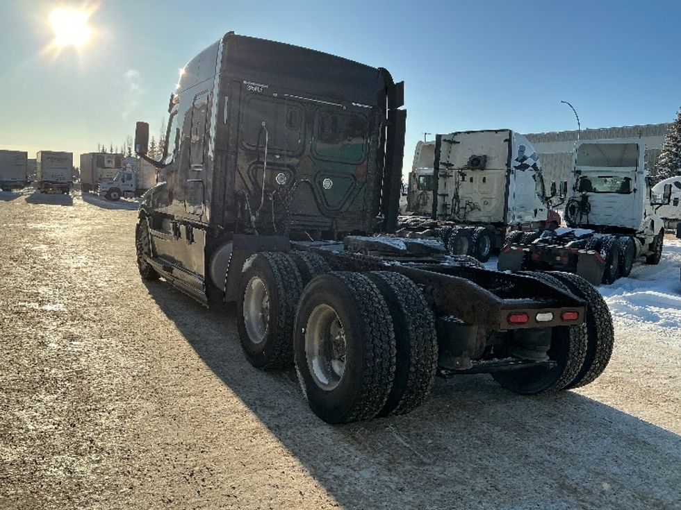 Sleeper Tractor-Heavy Duty Tractors-Freightliner-2019-T12664ST-Edmonton-AB-1,114,044\n\t\tkm-$ 46,750 - Image 5
