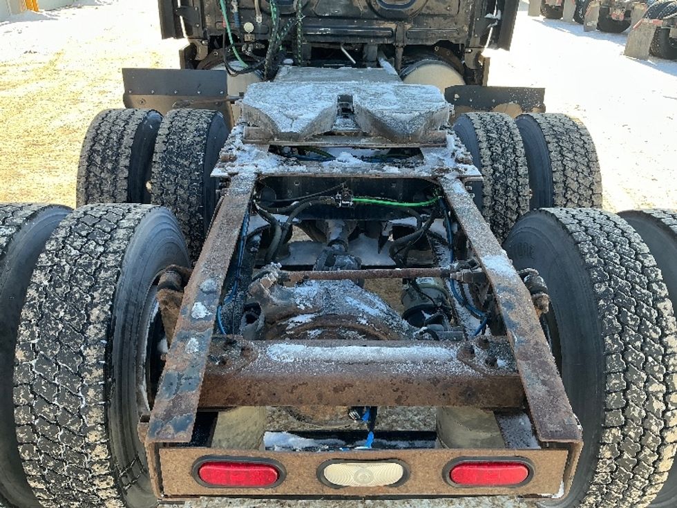 Sleeper Tractor-Heavy Duty Tractors-Freightliner-2019-T12664ST-Edmonton-AB-1,114,044\n\t\tkm-$ 46,750 - Image 6