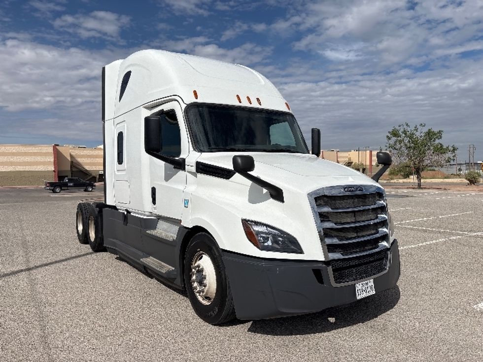Sleeper Tractor-Heavy Duty Tractors-Freightliner-2019-T12664ST-El Paso-TX-475,408\n\t\tmiles-$ 66,000 - Image 1