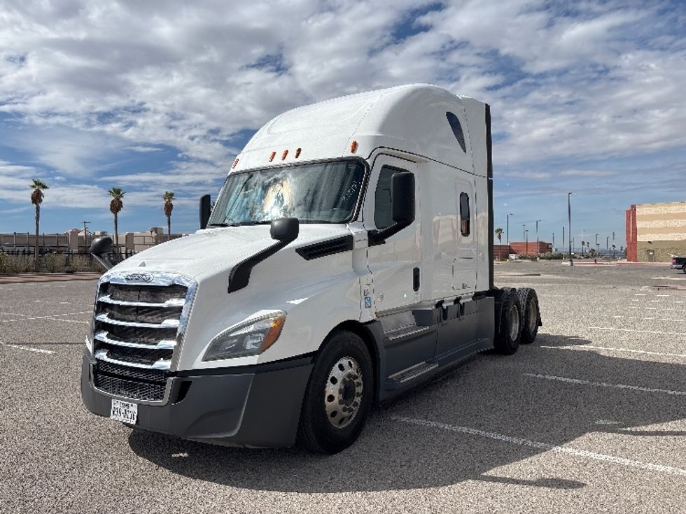 Sleeper Tractor-Heavy Duty Tractors-Freightliner-2019-T12664ST-El Paso-TX-475,408\n\t\tmiles-$ 66,000 - Image 3