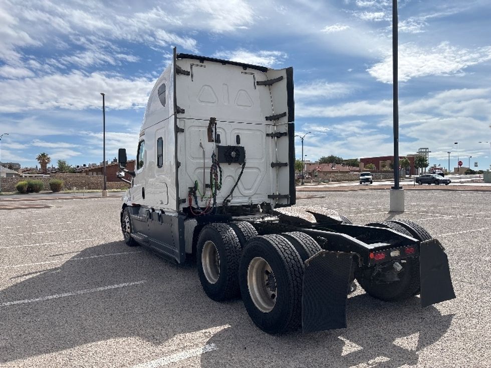 Sleeper Tractor-Heavy Duty Tractors-Freightliner-2019-T12664ST-El Paso-TX-475,408\n\t\tmiles-$ 66,000 - Image 5