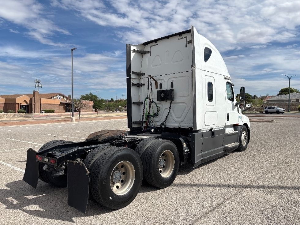 Sleeper Tractor-Heavy Duty Tractors-Freightliner-2019-T12664ST-El Paso-TX-475,408\n\t\tmiles-$ 66,000 - Image 7