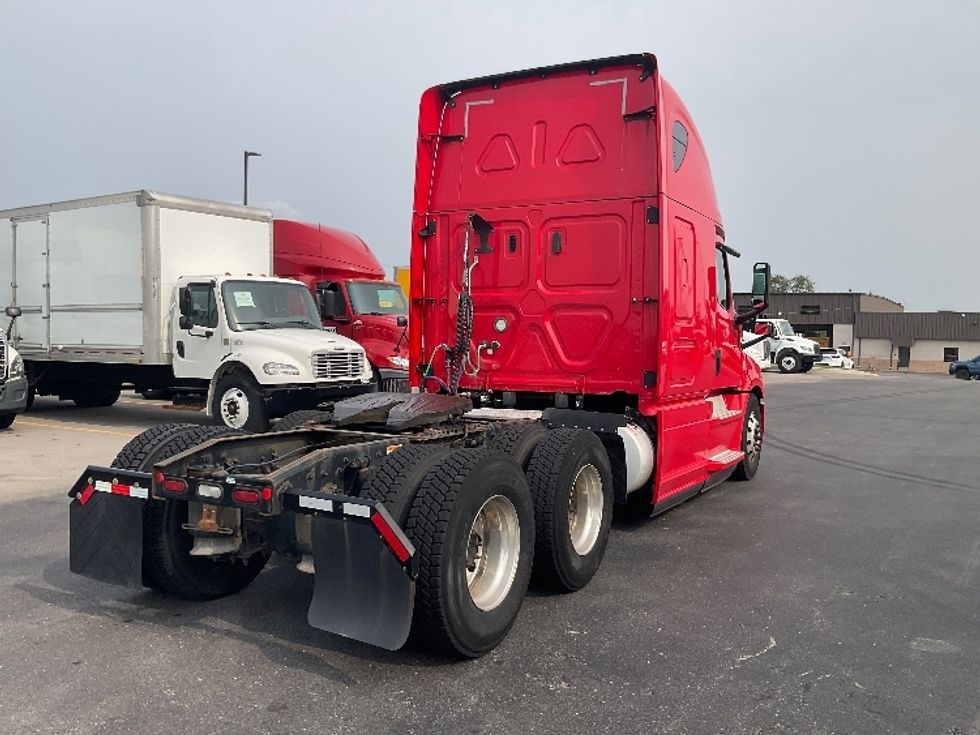 Sleeper Tractor-Heavy Duty Tractors-Freightliner-2019-T12664ST-Erlanger-KY-401,152\n\t\tmiles-$ 63,250 - Image 7