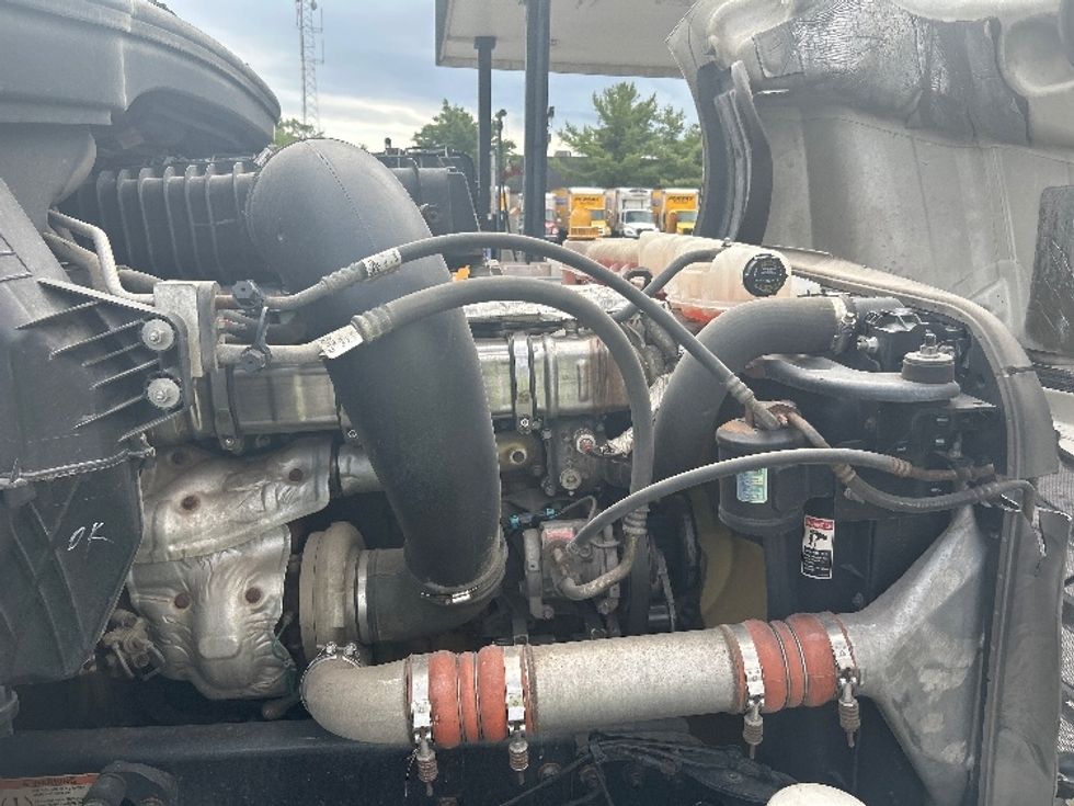 Sleeper Tractor-Heavy Duty Tractors-Freightliner-2019-T12664ST-Essex-MD-487,710\n\t\tmiles-$ 58,250 - Image 20