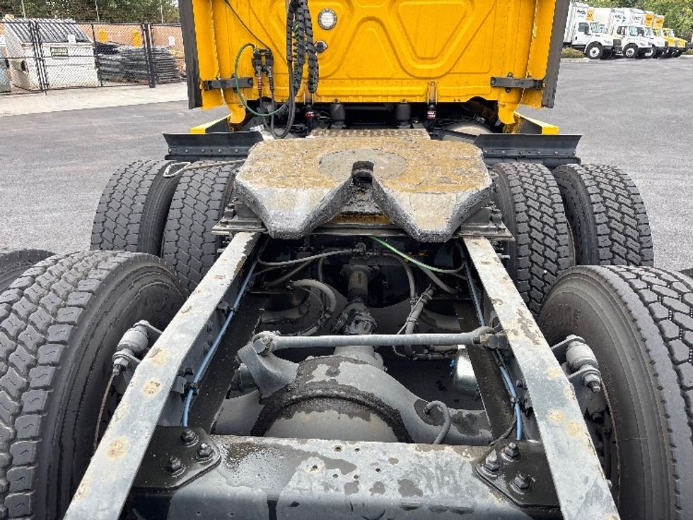 Sleeper Tractor-Heavy Duty Tractors-Freightliner-2019-T12664ST-Everett-WA-594,576\n\t\tmiles-$ 52,500 - Image 6