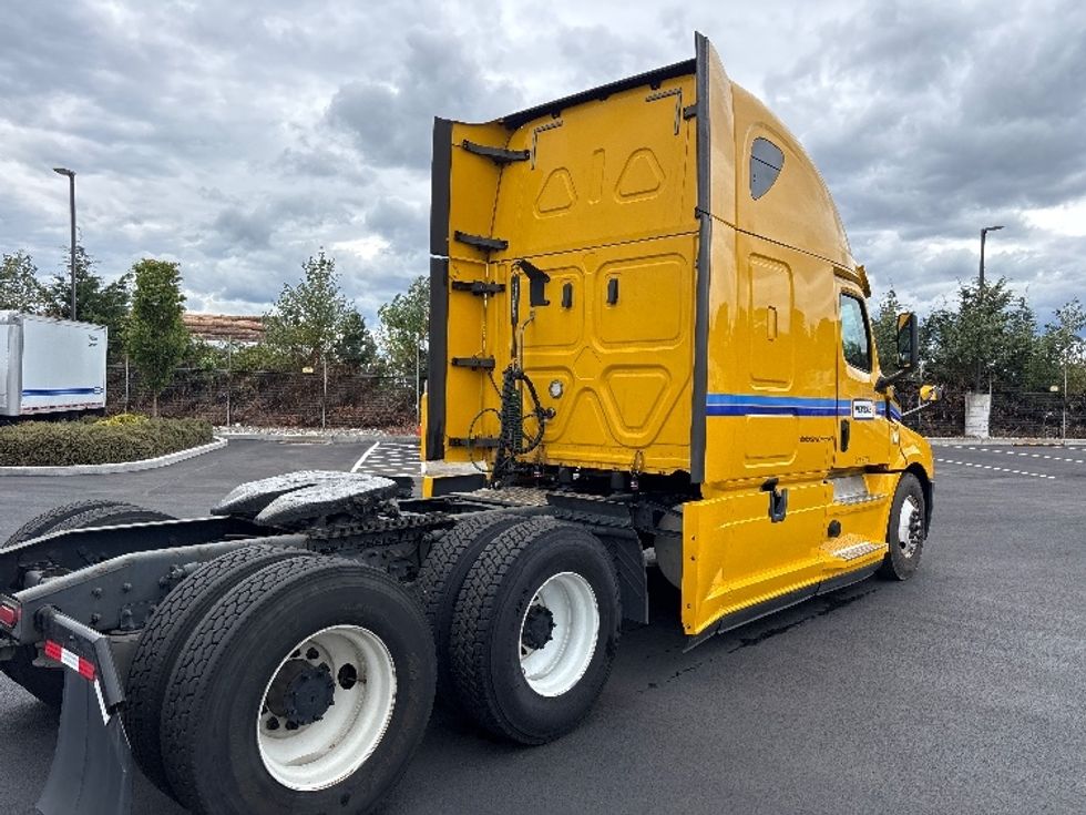Sleeper Tractor-Heavy Duty Tractors-Freightliner-2019-T12664ST-Everett-WA-594,576\n\t\tmiles-$ 52,500 - Image 7