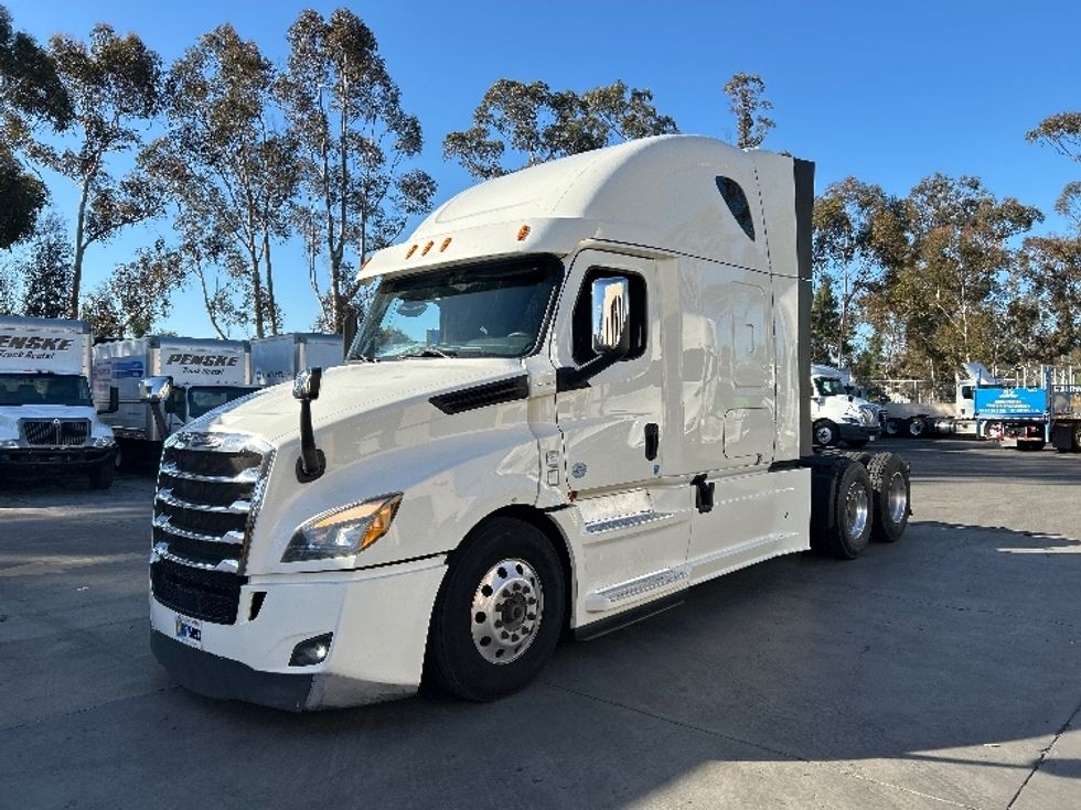 Sleeper Tractor-Heavy Duty Tractors-Freightliner-2019-T12664ST-Fontana-CA-539,274\n\t\tmiles-$ 64,000 - Image 3