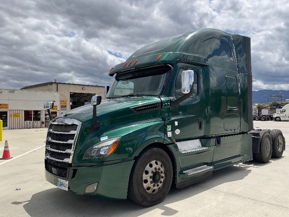 Sleeper Tractor-Heavy Duty Tractors-Freightliner-2019-T12664ST-Fontana-CA-683,050\n\t\tmiles-$ 44,250 - Image 3