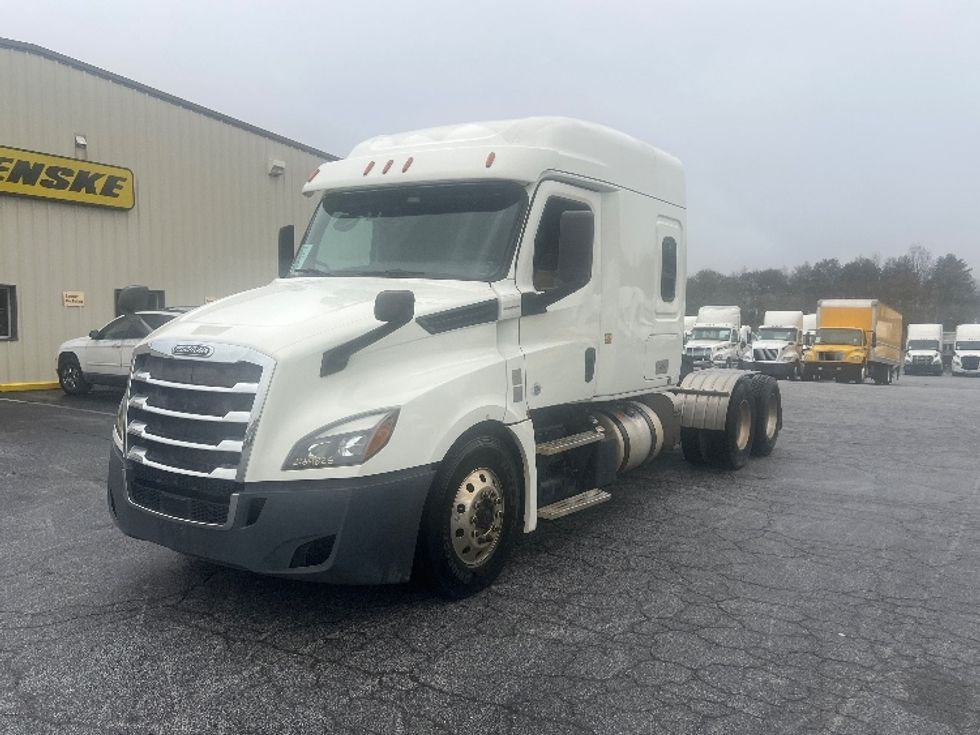 Sleeper Tractor-Heavy Duty Tractors-Freightliner-2019-T12664ST-Forest Park-GA-499,458\n\t\tmiles-$ 60,000 - Image 3