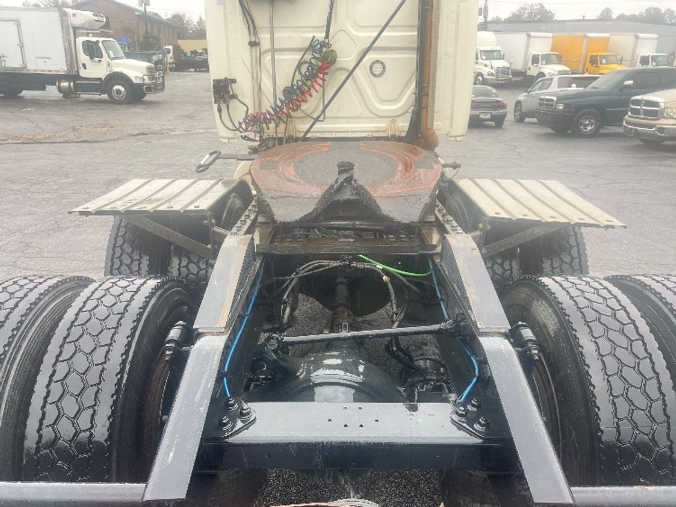 Sleeper Tractor-Heavy Duty Tractors-Freightliner-2019-T12664ST-Forest Park-GA-499,458\n\t\tmiles-$ 60,000 - Image 6