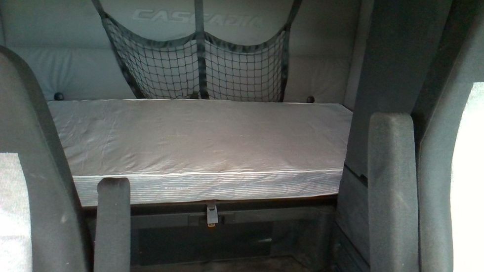 Sleeper Tractor-Heavy Duty Tractors-Freightliner-2019-T12664ST-Forrest City-AR-536,268\n\t\tmiles-$ 51,000 - Image 16