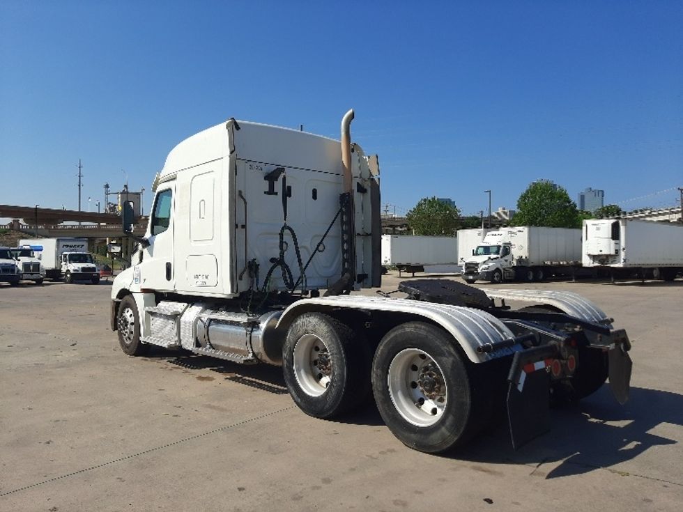 Sleeper Tractor-Heavy Duty Tractors-Freightliner-2019-T12664ST-Fort Worth-TX-193,703\n\t\tmiles-$ 83,000 - Image 5