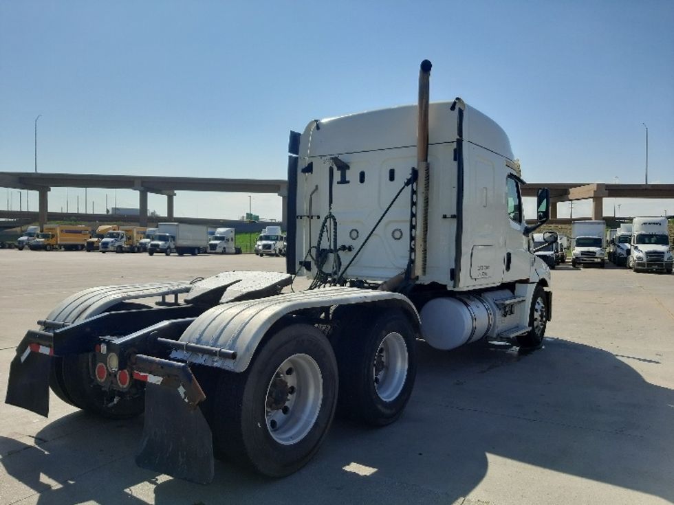 Sleeper Tractor-Heavy Duty Tractors-Freightliner-2019-T12664ST-Fort Worth-TX-193,703\n\t\tmiles-$ 83,000 - Image 7