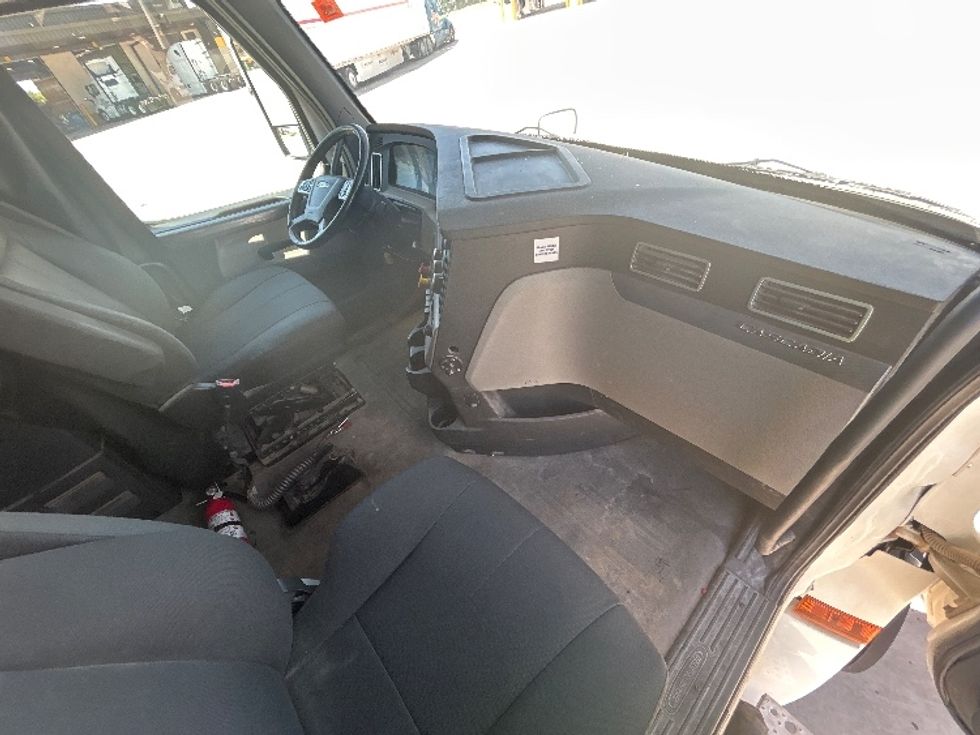 Sleeper Tractor-Heavy Duty Tractors-Freightliner-2019-T12664ST-Fort Worth-TX-281,973\n\t\tmiles-$ 78,000 - Image 12