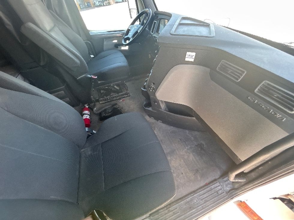 Sleeper Tractor-Heavy Duty Tractors-Freightliner-2019-T12664ST-Fort Worth-TX-281,973\n\t\tmiles-$ 78,000 - Image 13