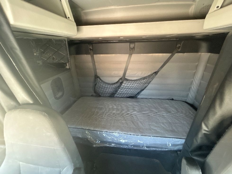 Sleeper Tractor-Heavy Duty Tractors-Freightliner-2019-T12664ST-Fort Worth-TX-281,973\n\t\tmiles-$ 78,000 - Image 14