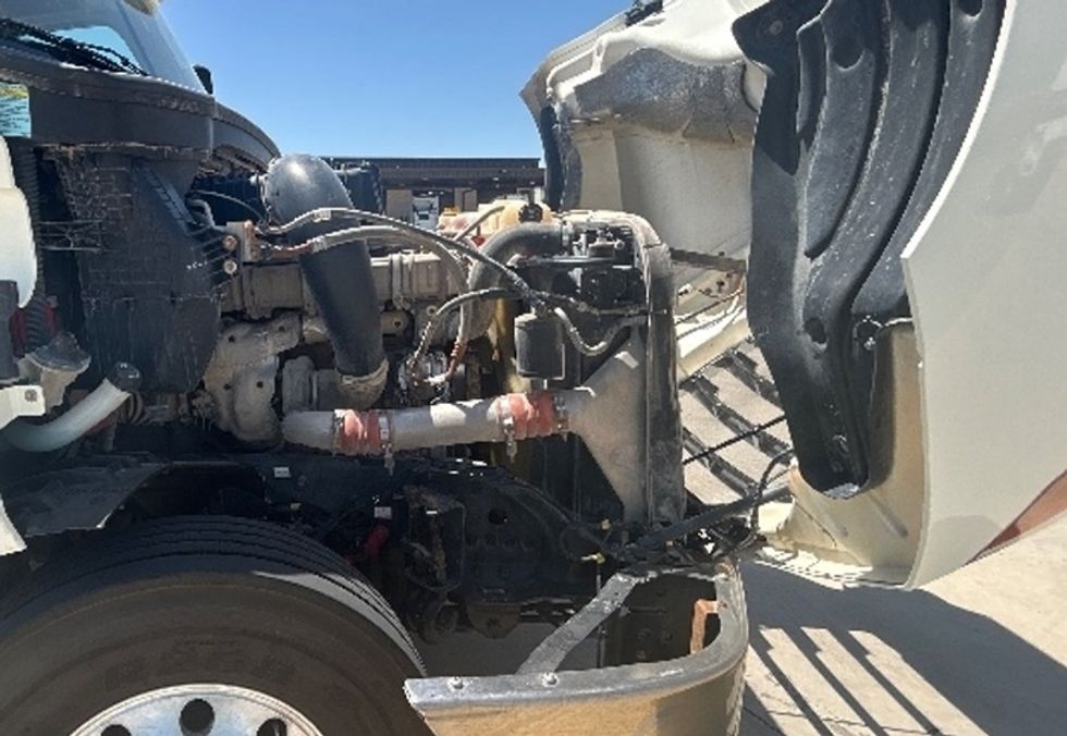 Sleeper Tractor-Heavy Duty Tractors-Freightliner-2019-T12664ST-Fort Worth-TX-281,973\n\t\tmiles-$ 78,000 - Image 18