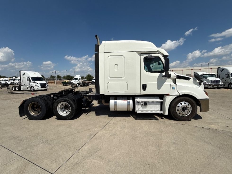 Sleeper Tractor-Heavy Duty Tractors-Freightliner-2019-T12664ST-Fort Worth-TX-281,973\n\t\tmiles-$ 78,000 - Image 8