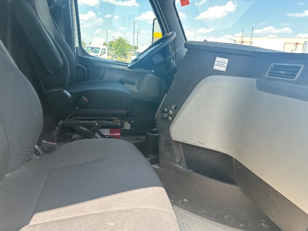 Sleeper Tractor-Heavy Duty Tractors-Freightliner-2019-T12664ST-Fort Worth-TX-284,164\n\t\tmiles-$ 77,750 - Image 15