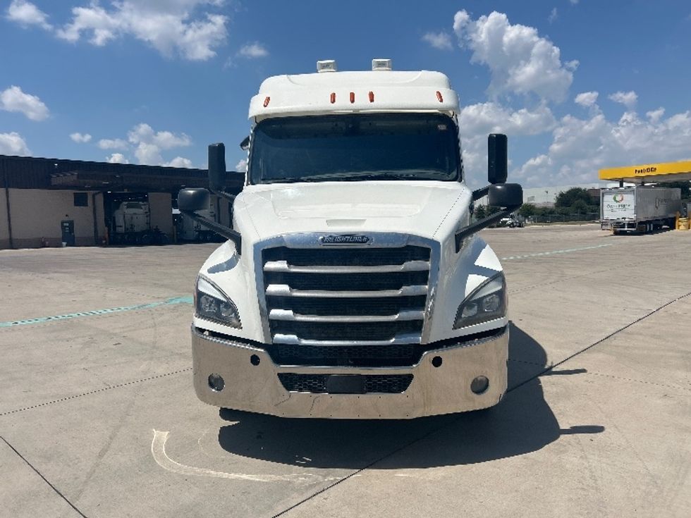 Sleeper Tractor-Heavy Duty Tractors-Freightliner-2019-T12664ST-Fort Worth-TX-284,164\n\t\tmiles-$ 77,750 - Image 2