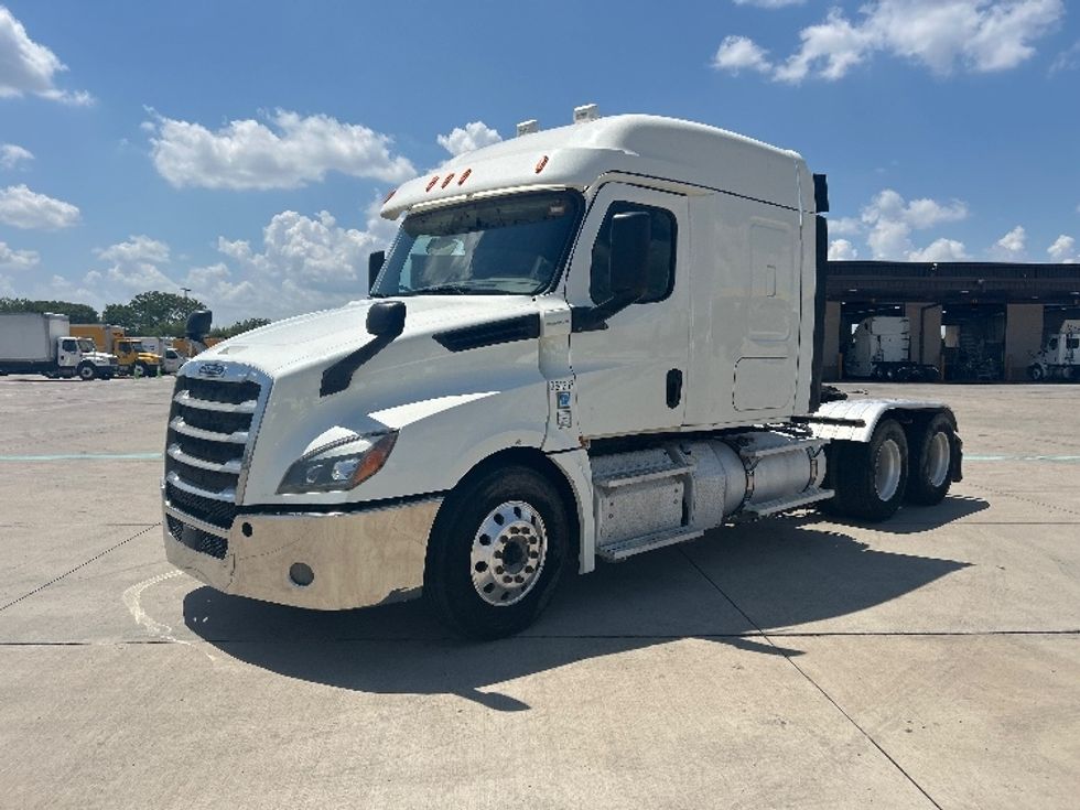 Sleeper Tractor-Heavy Duty Tractors-Freightliner-2019-T12664ST-Fort Worth-TX-284,164\n\t\tmiles-$ 77,750 - Image 3